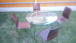 Jídelní skleněný stůl + 4 židle 