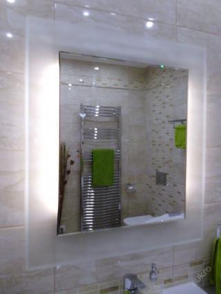 Podsvícené zrcadlo do koupelny