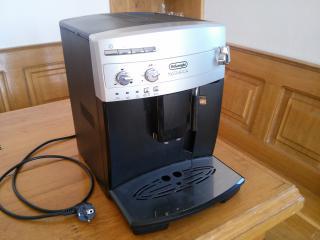Automatický kávovar DeLonghi ESAM 02.110 SB