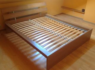 Komplet postel a rošt IKEA