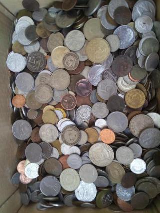 Prodám sbírku více než 2400 různých mincí 