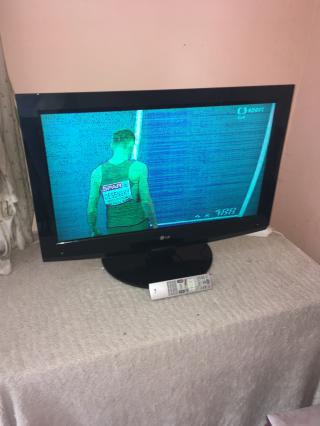 HD LCD Televize LG 32LB76, 82 cm