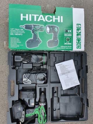 Prodám aku vrtačky Hitachi 14v za 1700za1700kcv 2000kc
