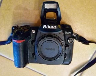 Nikon D200 – tělo