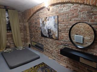 Luxusní ero salon Praha Nusle/Žižkov přijme ženu/dívku 18-50