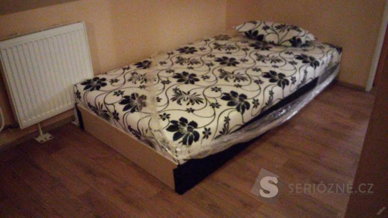 Prodám postel šíře 110cm s úložným prostorem